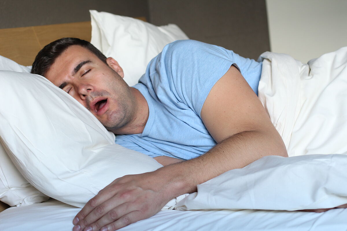 【医師監修】睡眠時によだれが出るのはなぜ？原因や改善方法について解説