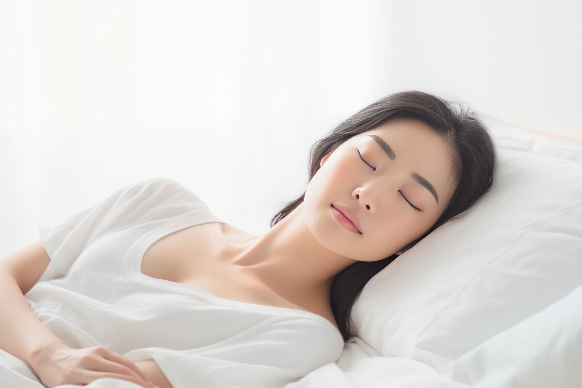 【医師監修】深い眠りにつくにはどうすればいい？睡眠のメカニズムや質を高める方法も紹介