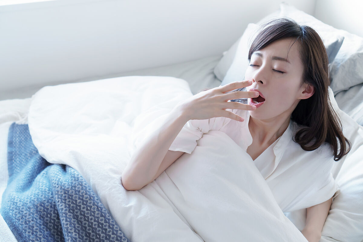 朝眠いのは病気？起きられない原因から対処法まで徹底解説