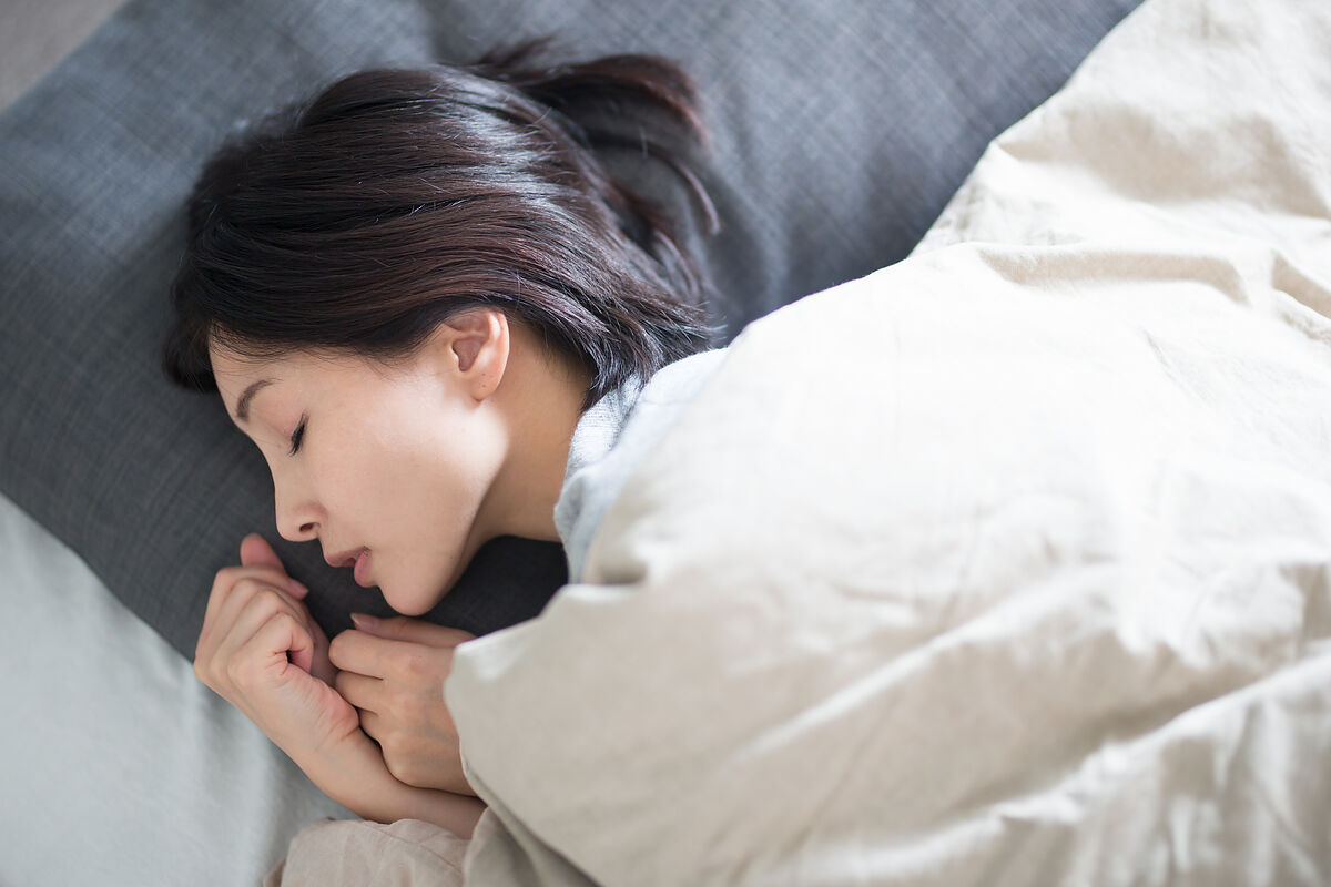 睡眠と枕の関係性は？選び方や眠りの質を高める方法も紹介