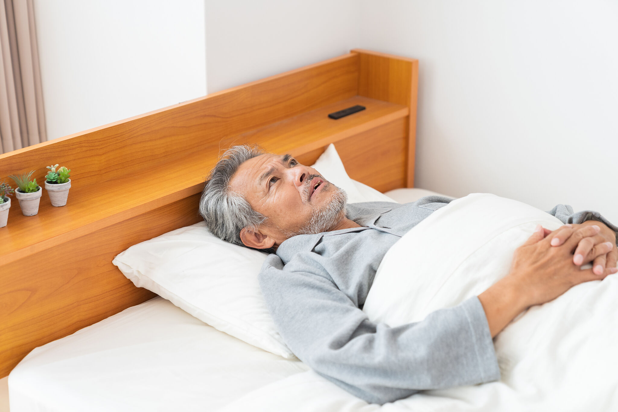 睡眠時にしびれが起こる原因を解説