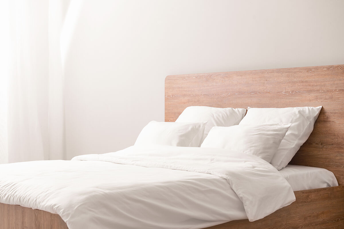 ベッドをかさ上げする方法とは？高さを変える時の注意点についても解説