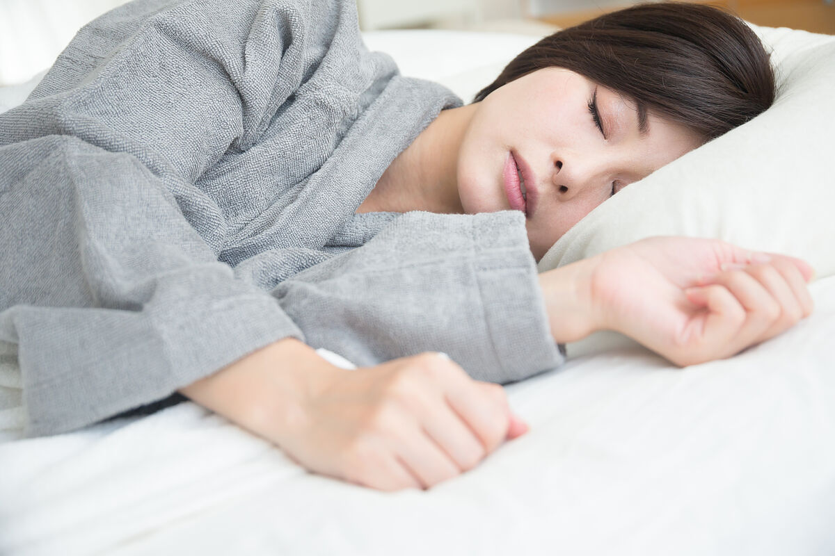  【医師監修】睡眠は90分単位で区切るほうが良い？眠りの質を高めるために重要なポイントを解説