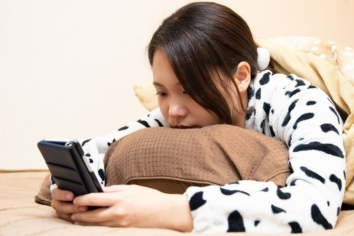 ゲームのやりすぎは睡眠に悪い？眠れない原因や影響を抑える方法を解説