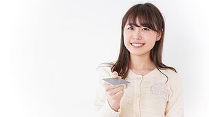 カードローンでお金を借りるメリットとデメリットは？どんなときに必要？どんな需要がある？